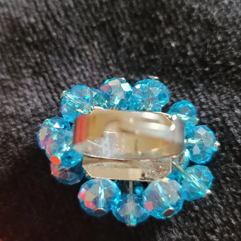 NWOT Faceted Cocktail Beaded Ring